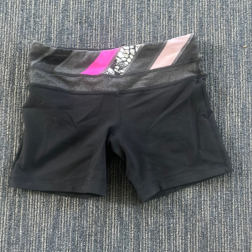 lululemon short biker shorts